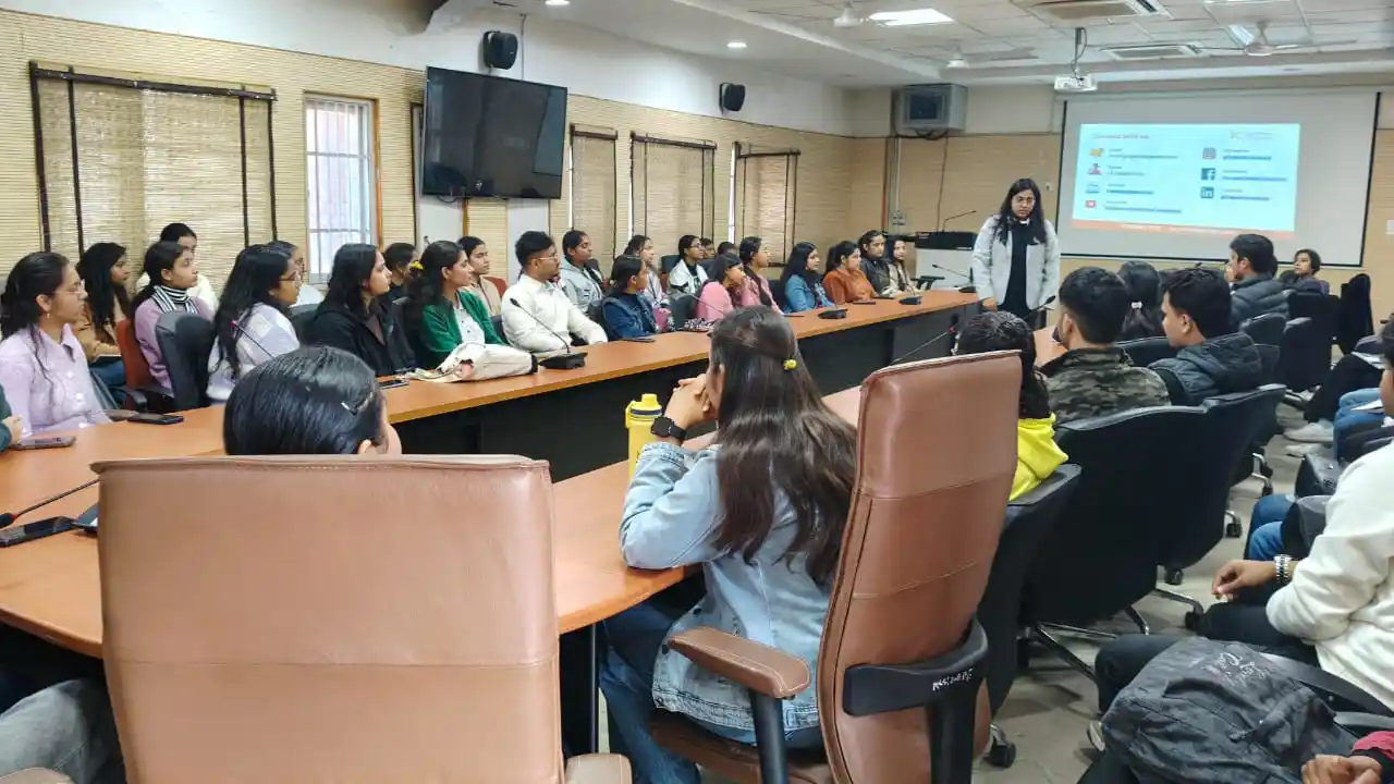 TalentGro career counsellor conducting a 360-degree evaluation session with a student